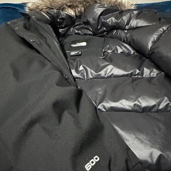 The North Face Women’s Arctic Bomber XS - Picture 8 of 9